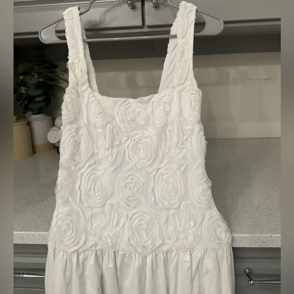 Show Me Your MuMu Bradshaw Maxi Dress White Rosette White Textured Dress - Picture 6 of 10